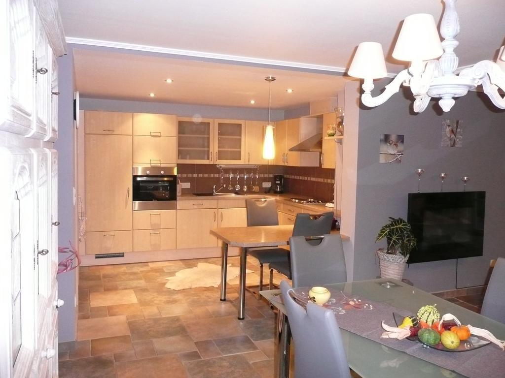Ferienwohnung Sweet Home Eupen Zimmer foto
